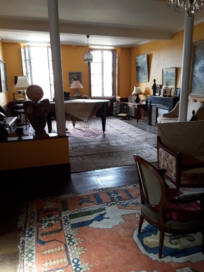 La Suite Du Peintre Олорон-Сен-Мари Екстериор снимка